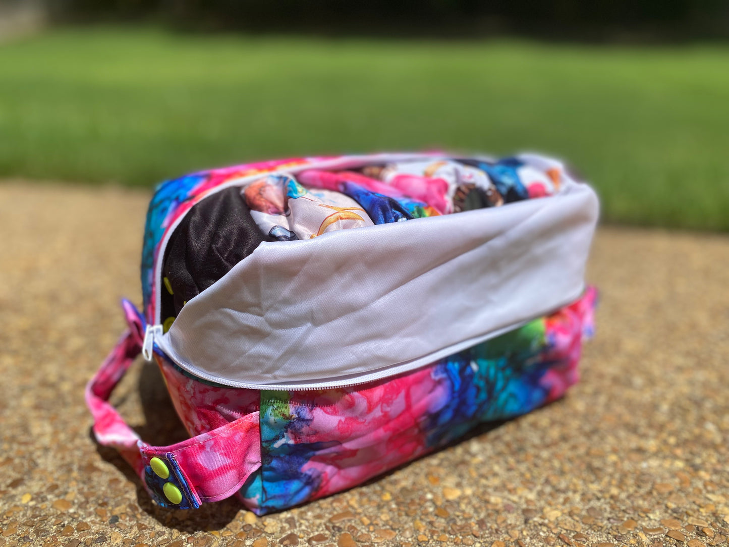 IS01-Tie-Dye Pod